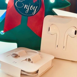 Apple iPhone Headphones & Jack Aux Bundle